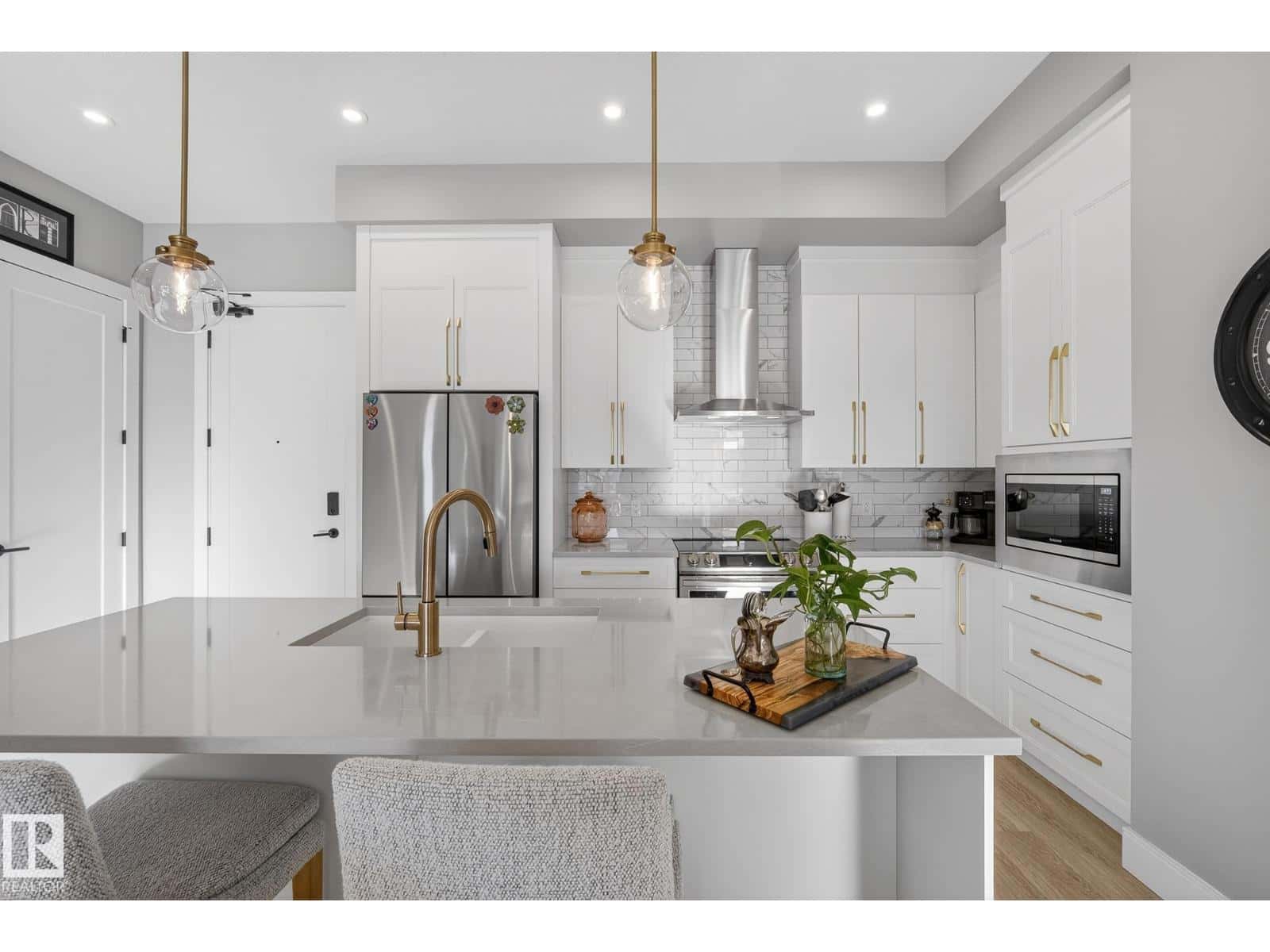 #401 7471 MAY CM NW — Edmonton, Alberta - Photo 2 of 51