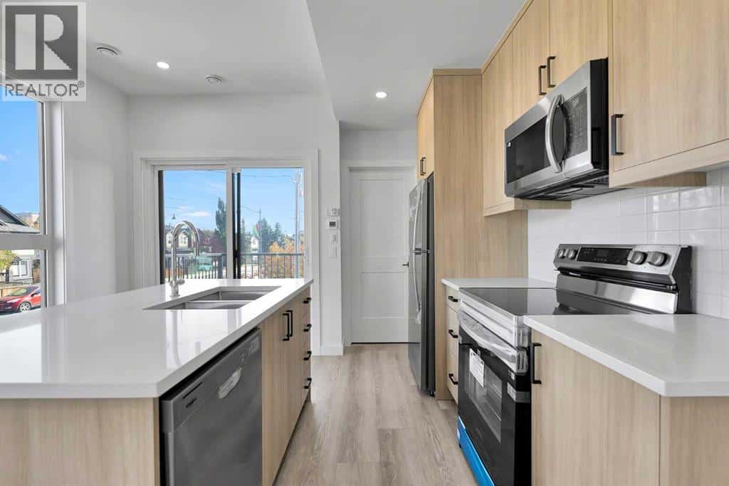 4903 Bowness Road NW — Calgary, Alberta - Photo 5 of 25