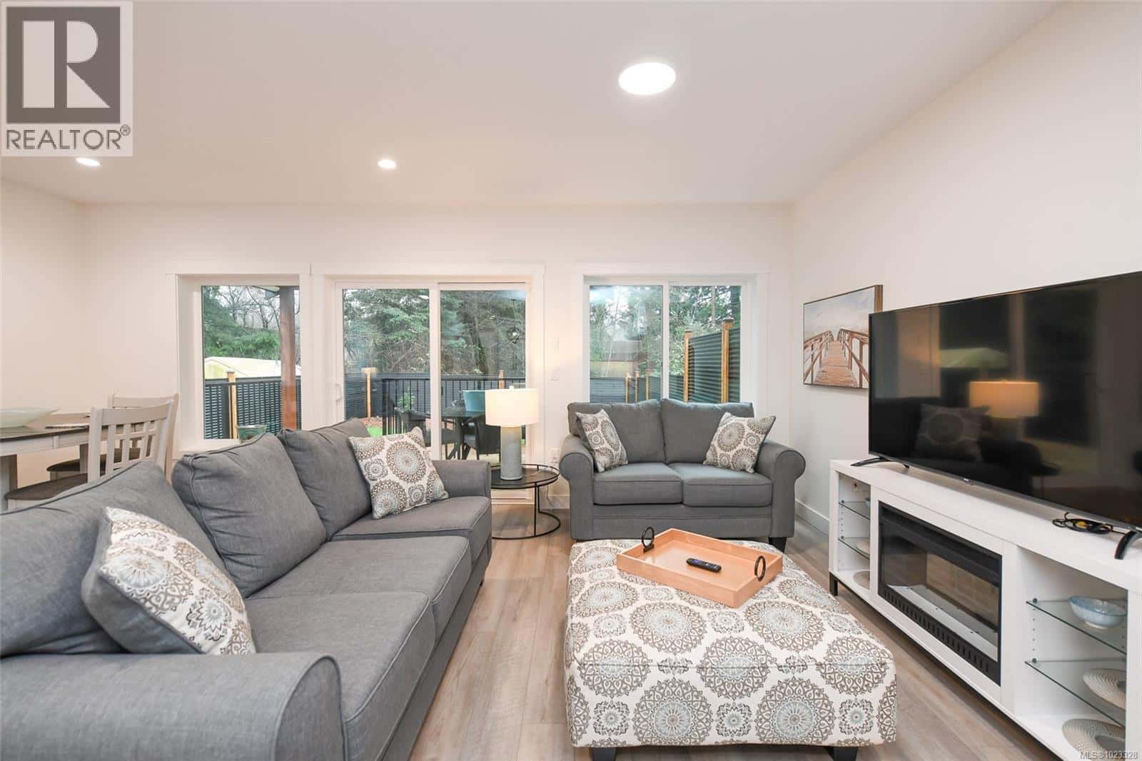 A 2155 Cousins Ave — Courtenay, British Columbia - Photo 4 of 52