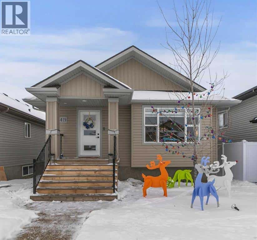 4419 75 Street — Camrose, Alberta - Photo 2 of 28