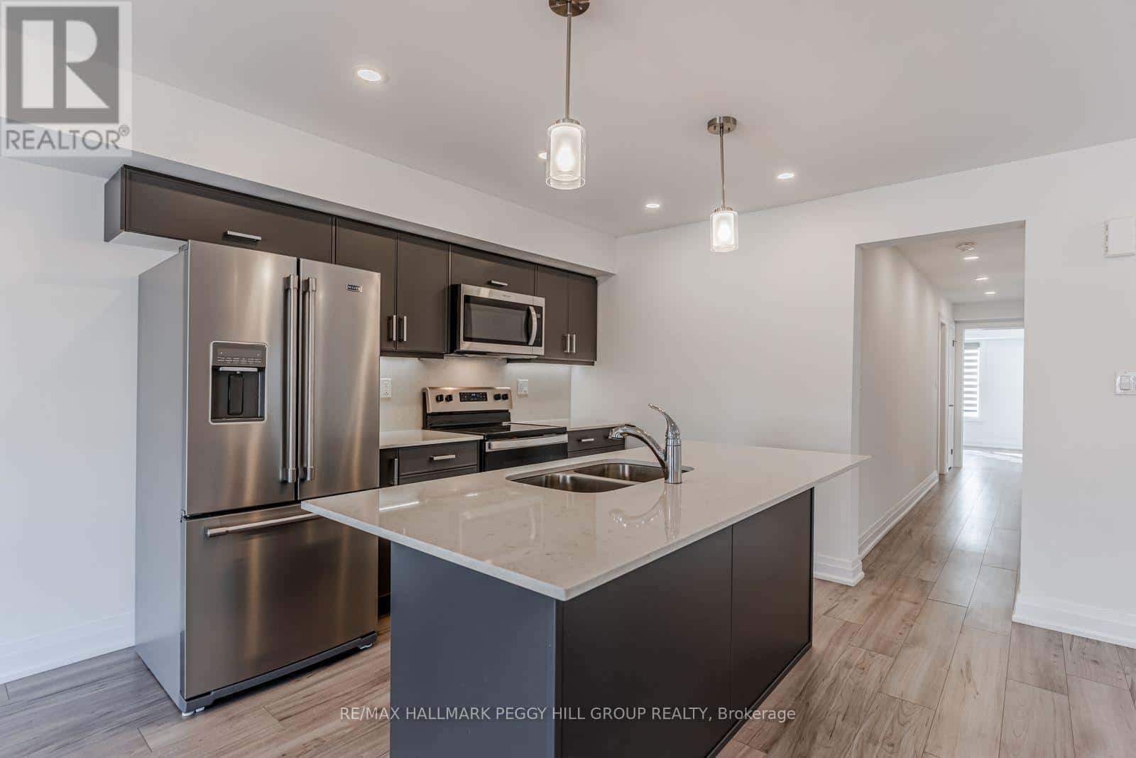 5 - 23 HAY LANE — Barrie, Ontario - Photo 3 of 13