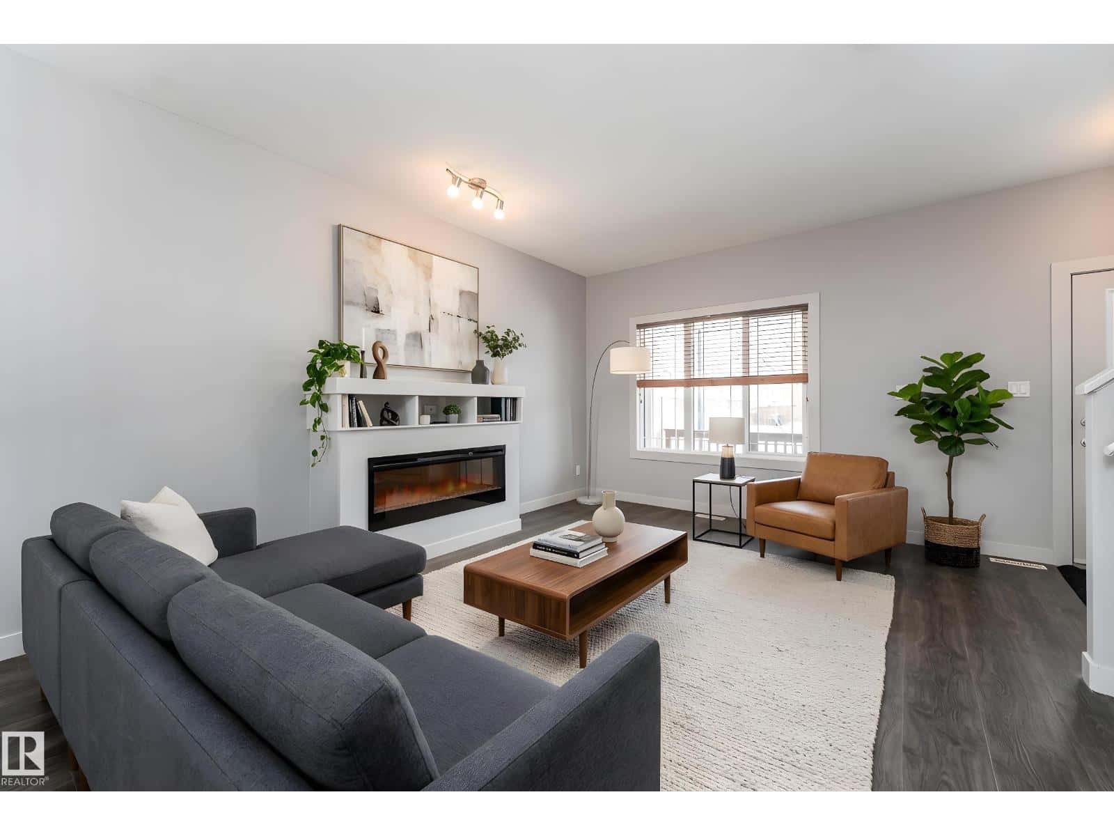 16740 120 ST NW — Edmonton, Alberta - Photo 2 of 48