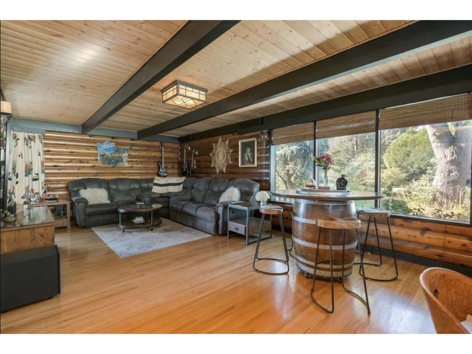 18058 57A AVENUE — Surrey, British Columbia - Photo 4 of 40