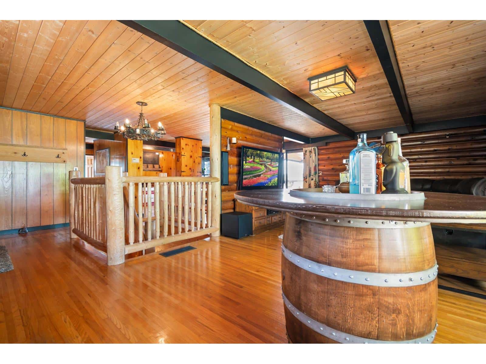 18058 57A AVENUE — Surrey, British Columbia - Photo 5 of 40