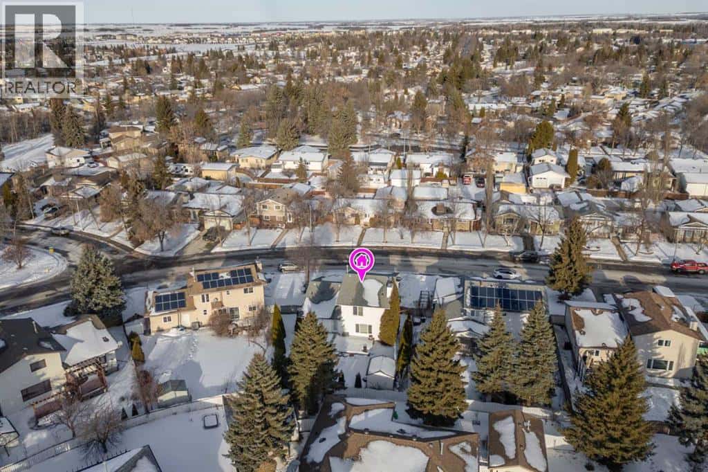 6313 Erickson Drive — Camrose, Alberta - Photo 2 of 37