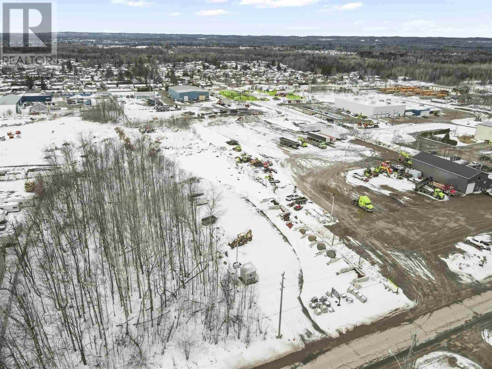 195 Industrial Park CRES — Sault Ste. Marie, Ontario - Photo 2 of 12