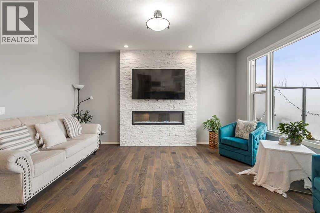 1464 Livingston Way NE — Calgary, Alberta - Photo 4 of 47