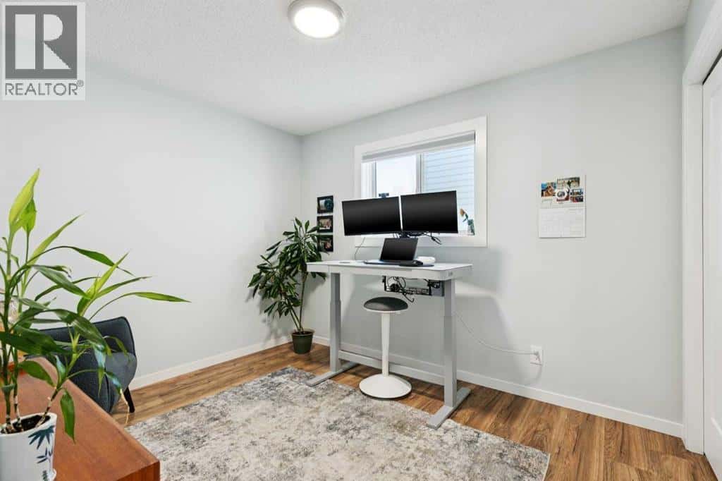 103 Hawkmount Green NW — Calgary, Alberta - Photo 2 of 34