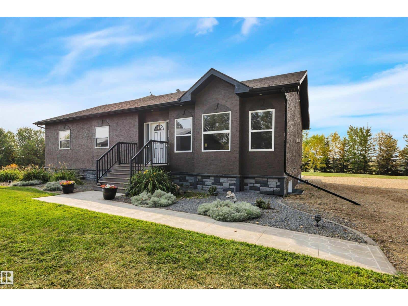 250023 TWP ROAD 480 — Rural Wetaskiwin County, Alberta - Photo 5 of 61