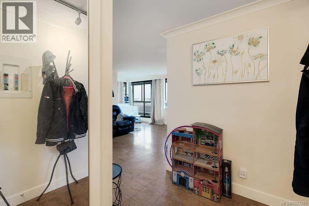 1003 1034 Johnson St — Victoria, British Columbia - Photo 2 of 38