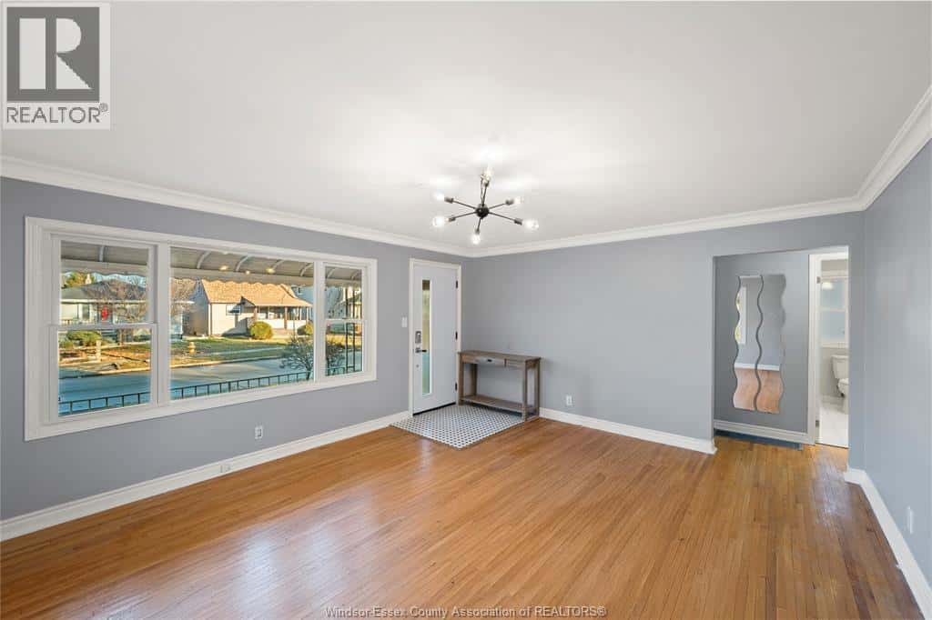 1987 Buckingham — Windsor, Ontario - Photo 5 of 30