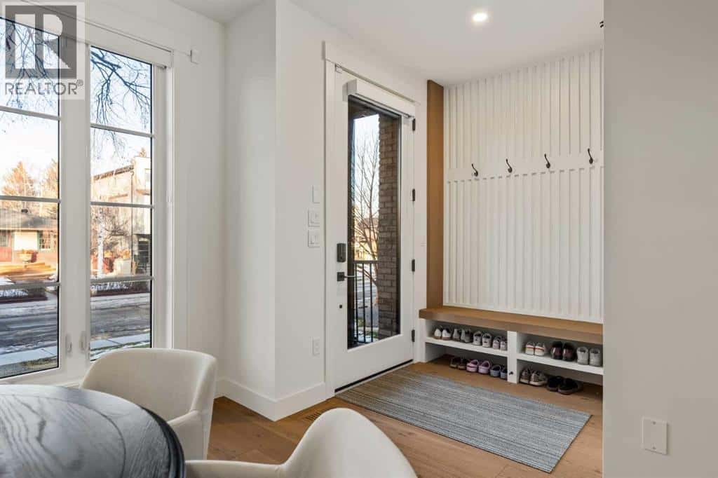 2041 47 Avenue SW — Calgary, Alberta - Photo 3 of 50