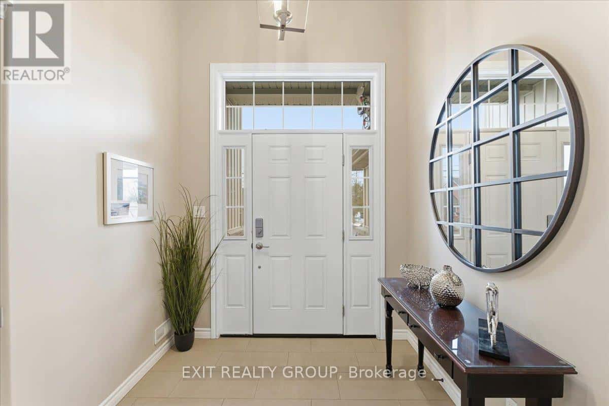 326 CANNIFTON ROAD N — Belleville (Thurlow Ward), Ontario - Photo 2 of 42