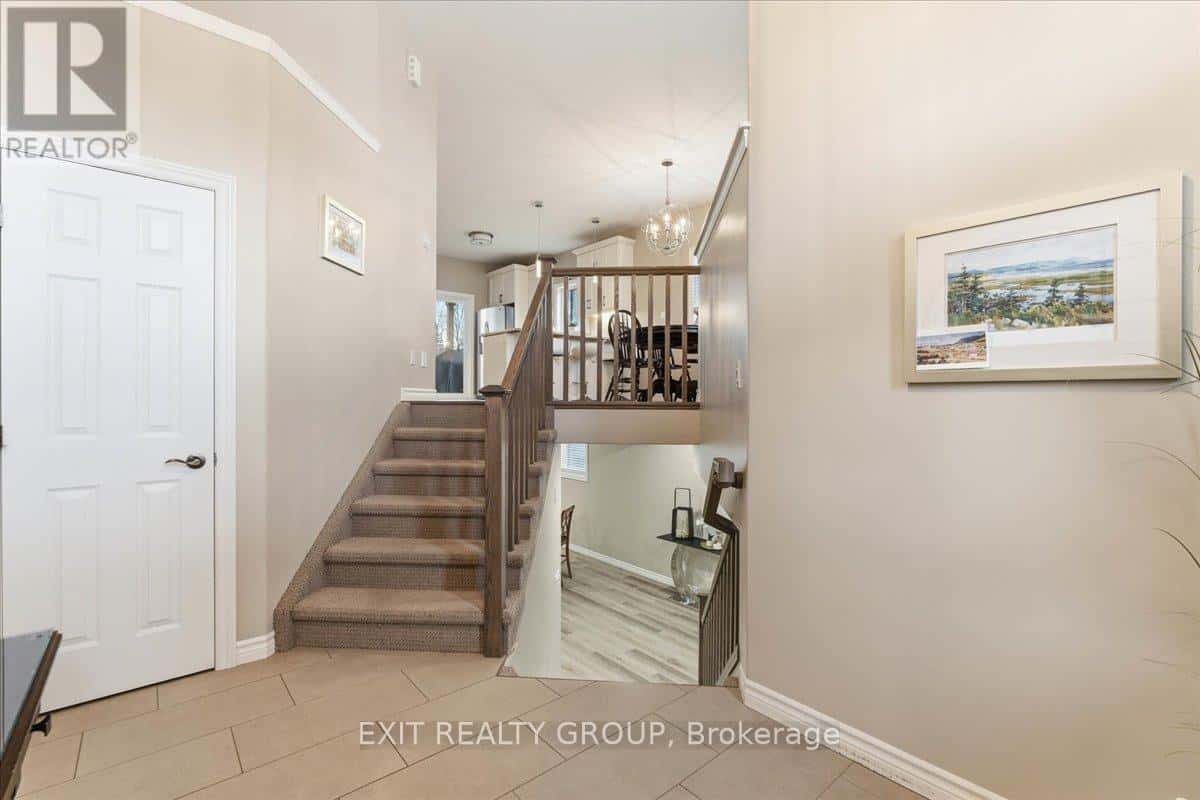 326 CANNIFTON ROAD N — Belleville (Thurlow Ward), Ontario - Photo 3 of 42