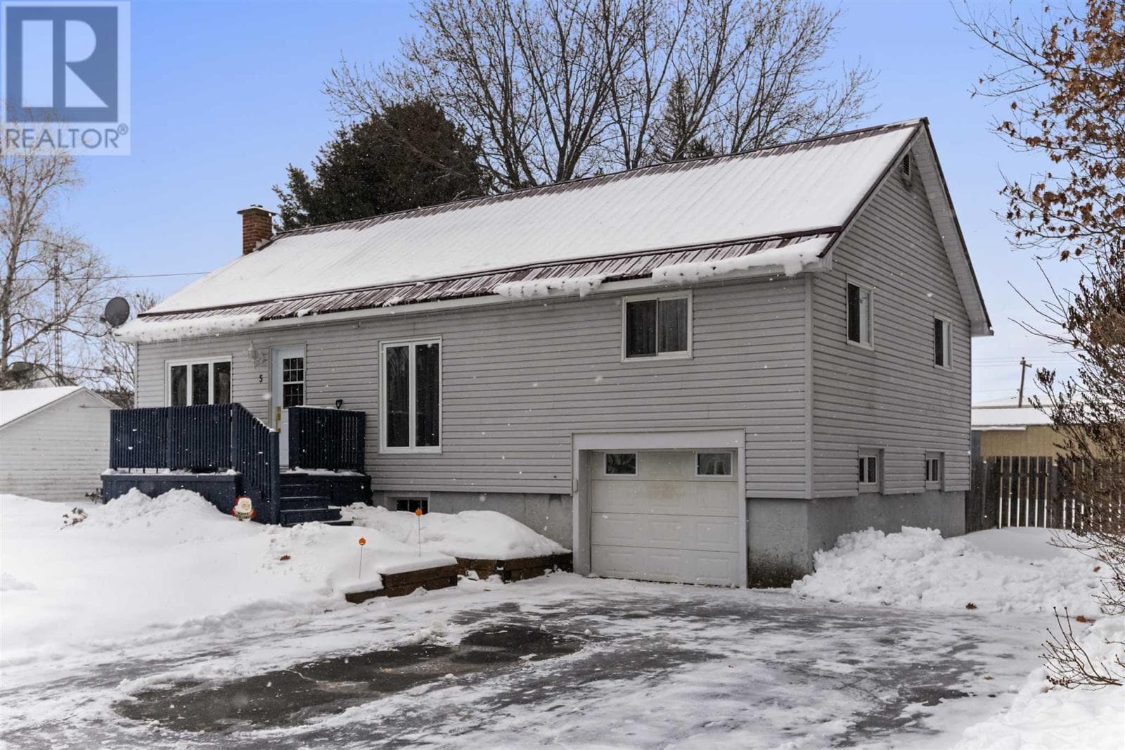 5 Forest ST — Iron Bridge, Ontario - Main photo