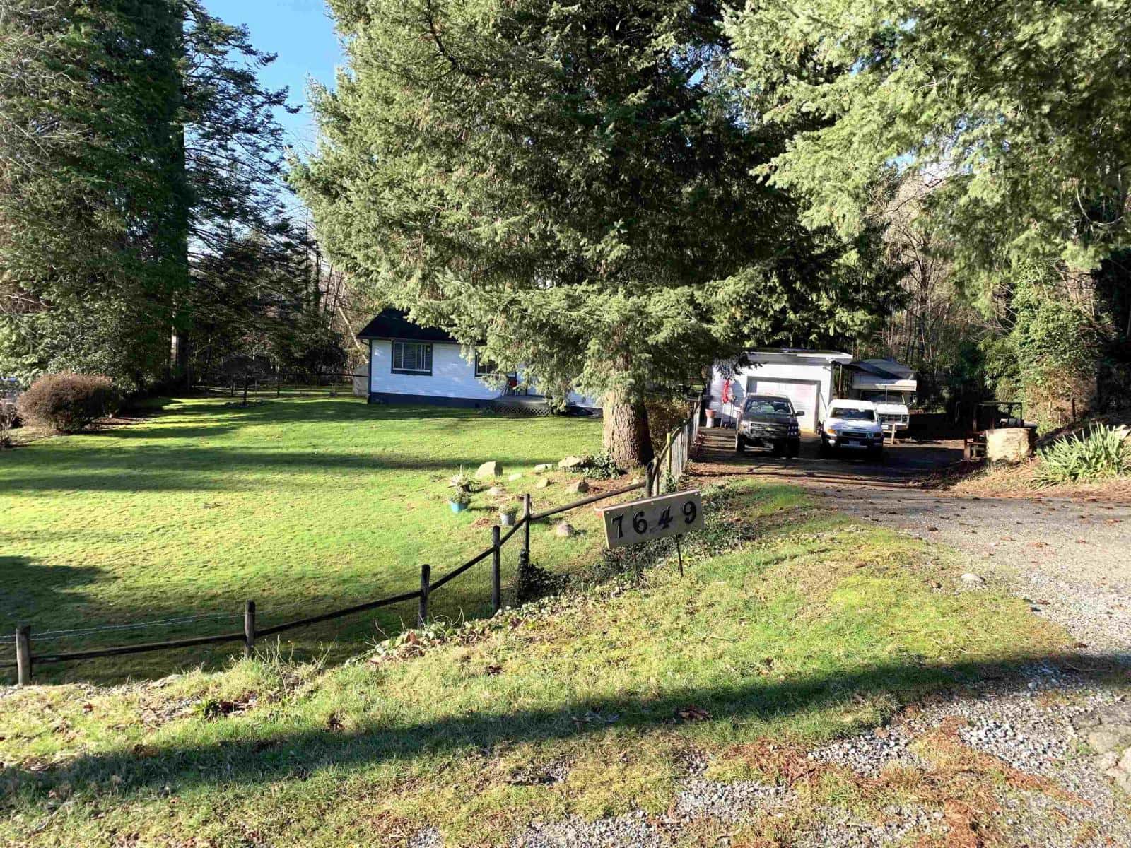 7649 HORNE STREET — Mission, British Columbia - Photo 4 of 30