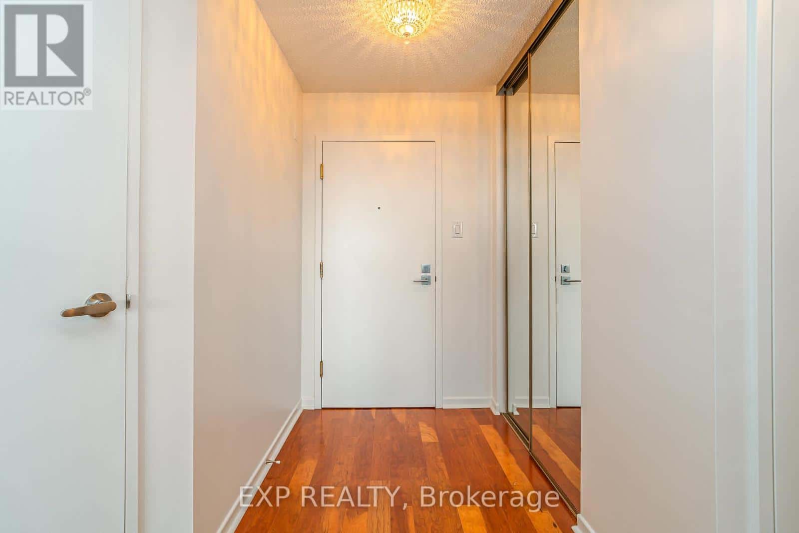 2305 - 1500 RIVERSIDE DRIVE — Ottawa, Ontario - Photo 2 of 42