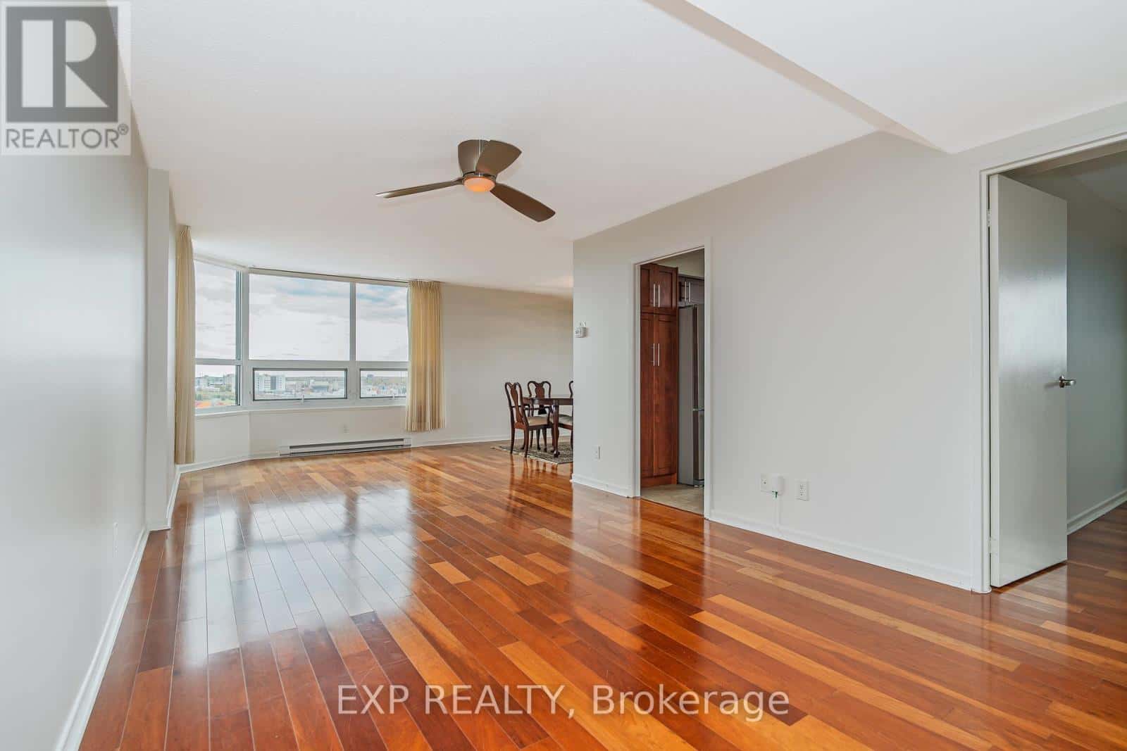 2305 - 1500 RIVERSIDE DRIVE — Ottawa, Ontario - Photo 4 of 42