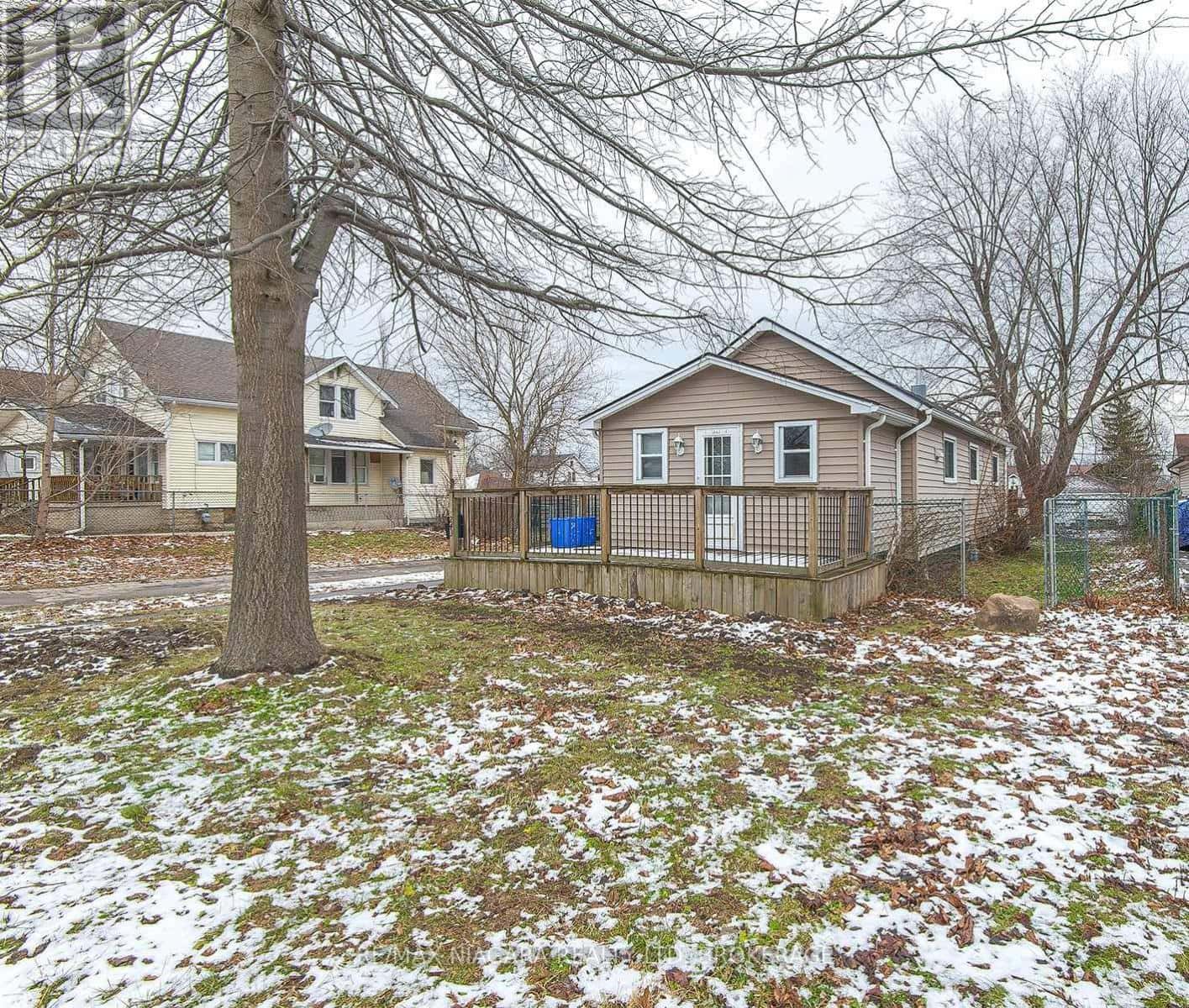 243 NORTH STREET N — Fort Erie (Central), Ontario - Photo 5 of 22