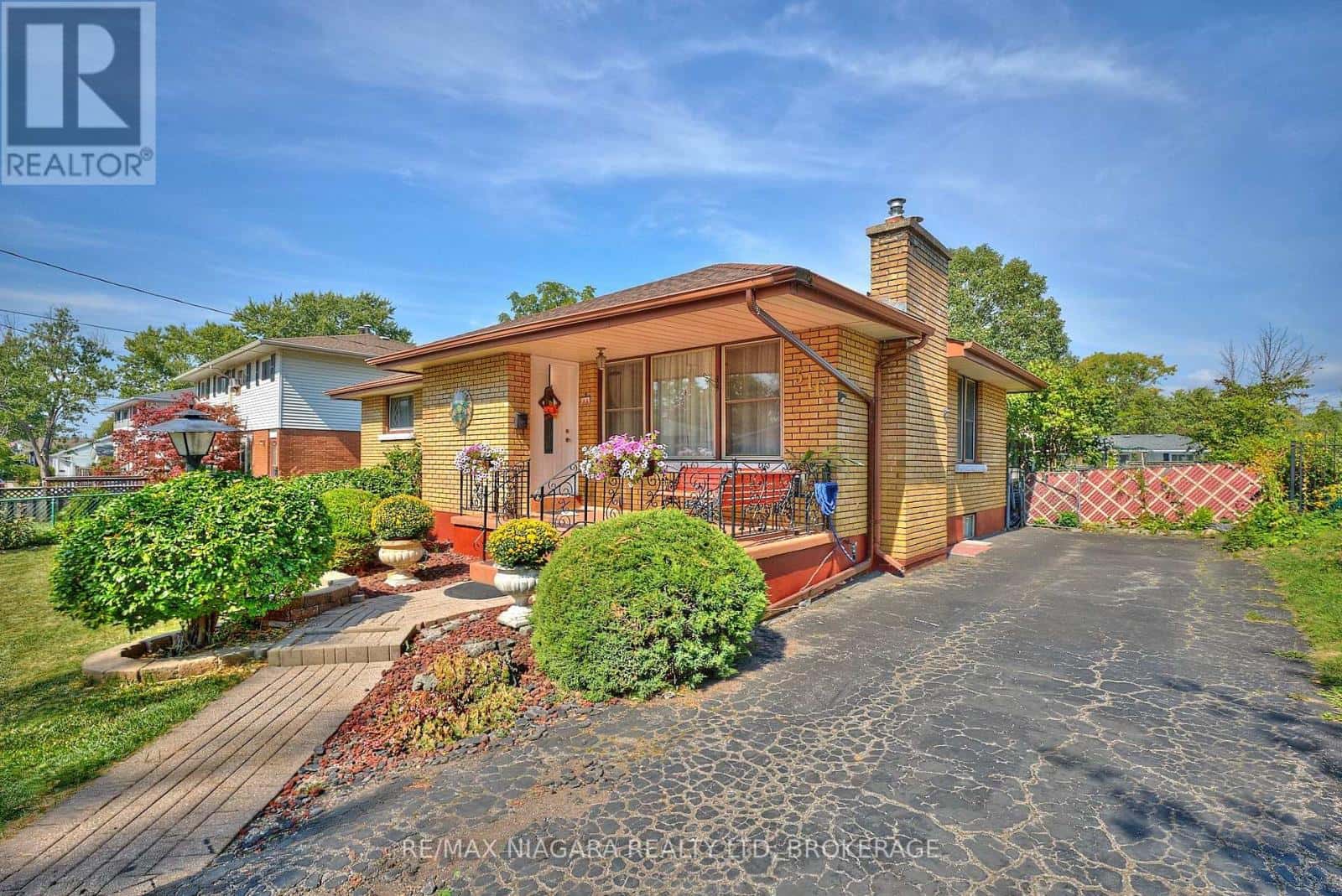 316 BOWEN ROAD — Fort Erie (Central), Ontario - Photo 2 of 30