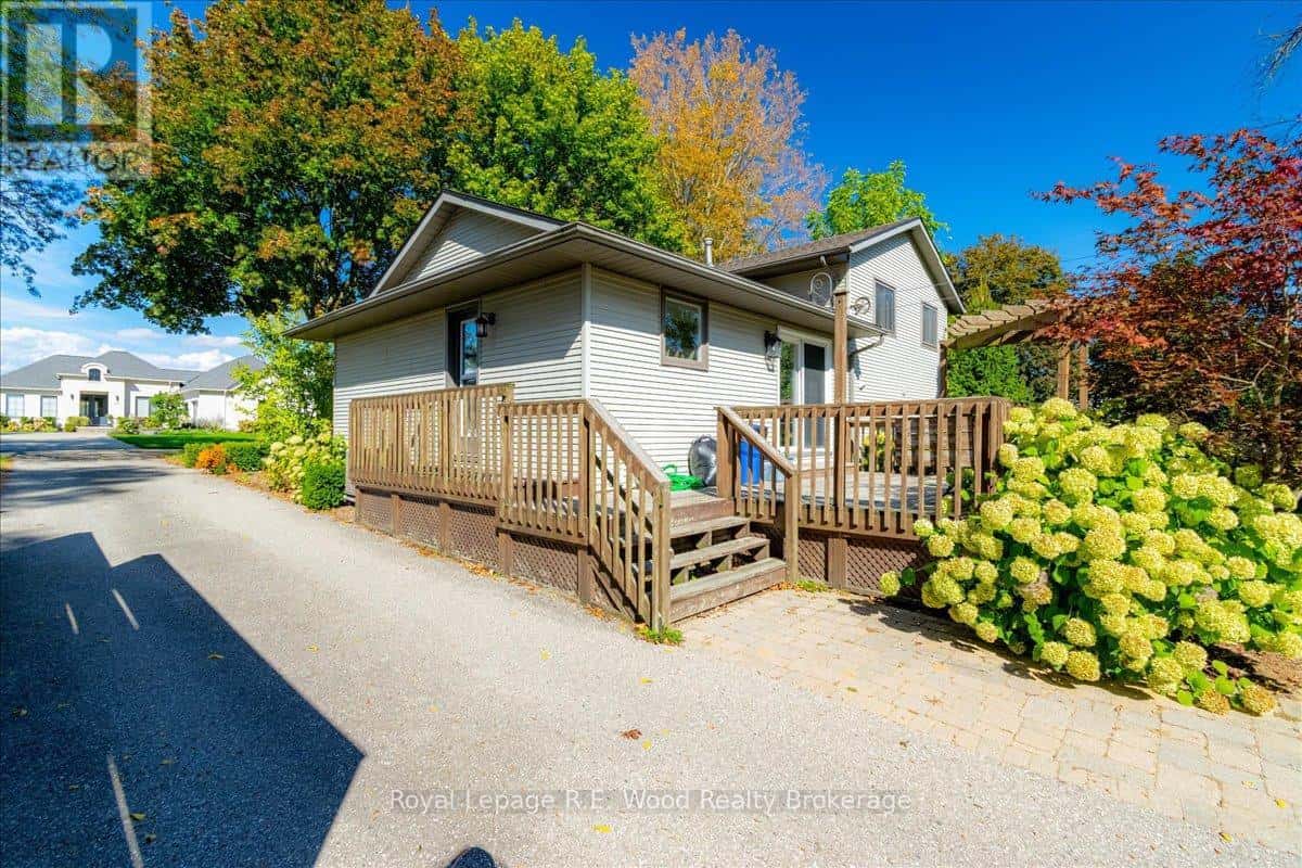 71 NORTH STREET W — Norwich (Otterville), Ontario - Photo 3 of 31