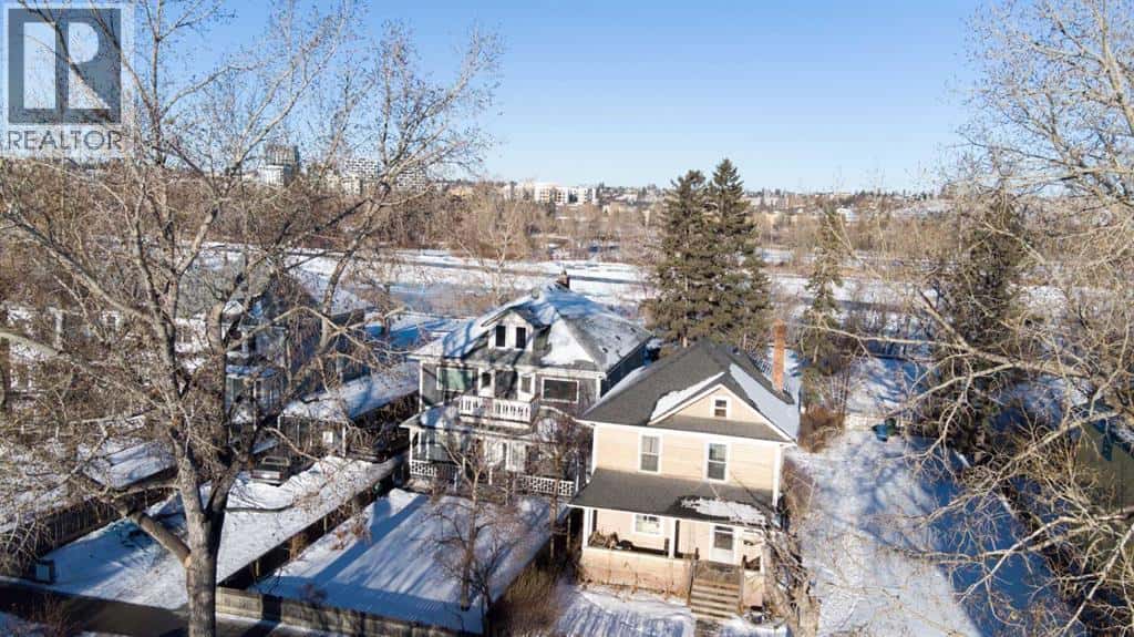 1016 8 Avenue SE — Calgary, Alberta - Photo 2 of 9