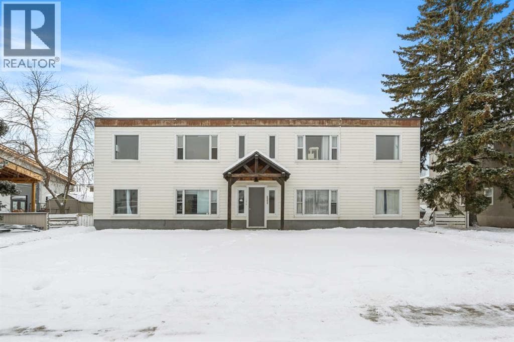 2209 Westmount Road NW — Calgary, Alberta - Main photo