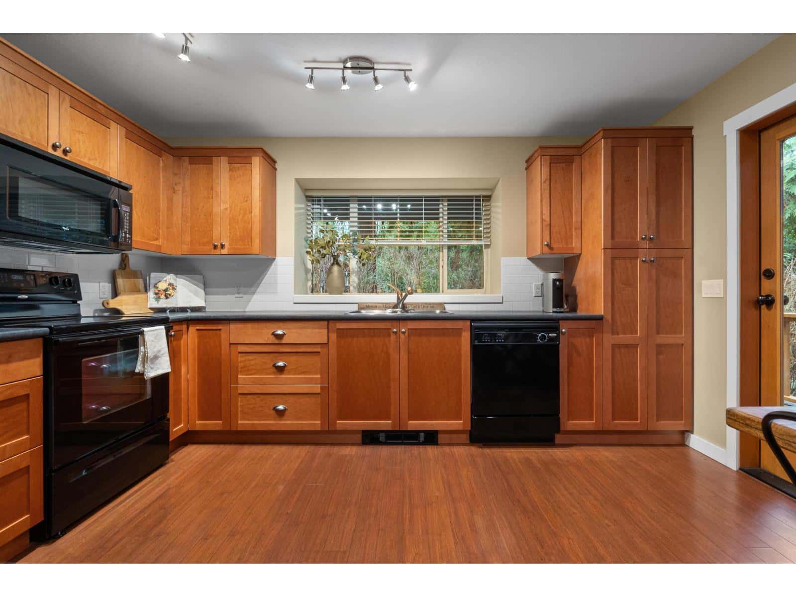 43583 COTTON TAIL CROSSING, Cultus Lake South — Lindell Beach, British Columbia - Photo 3 of 40