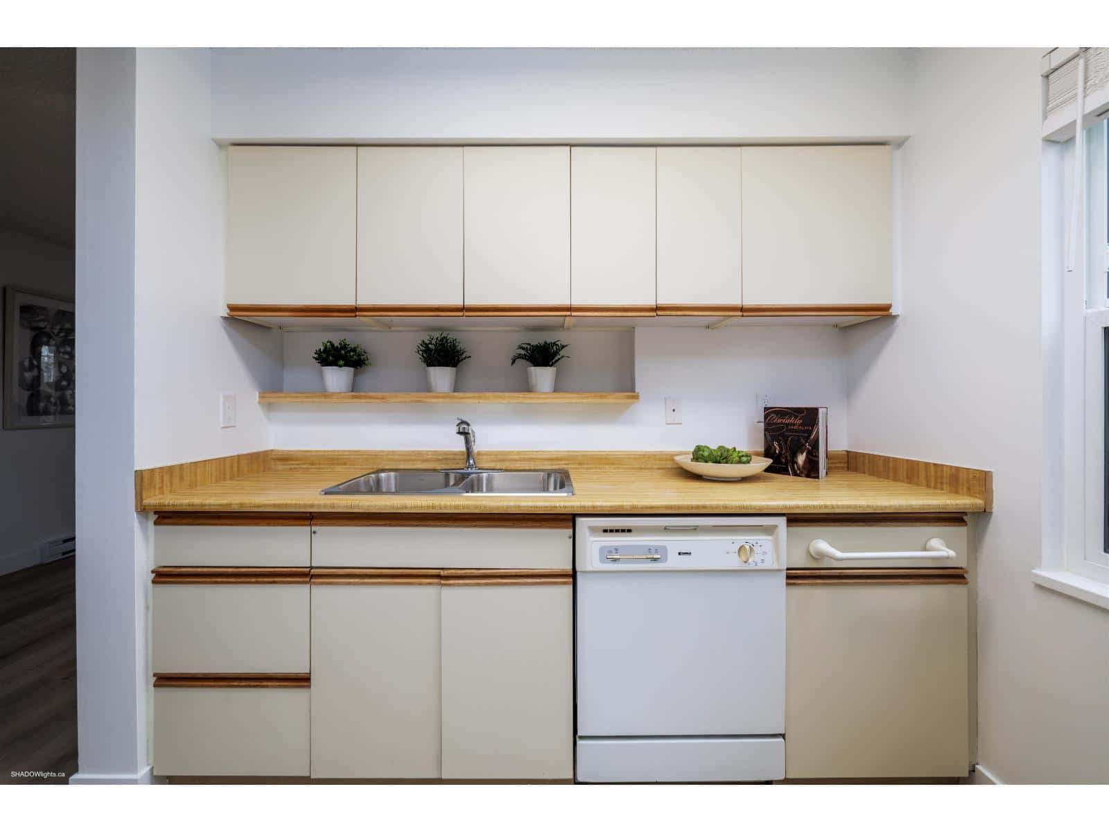 15 45915 CHEAM AVENUE, Chilliwack Downtown — Chilliwack, British Columbia - Photo 4 of 23