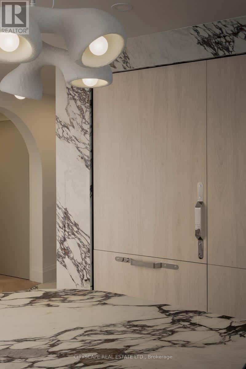 3609 - 180 UNIVERSITY AVENUE — Toronto (University), Ontario - Photo 3 of 21