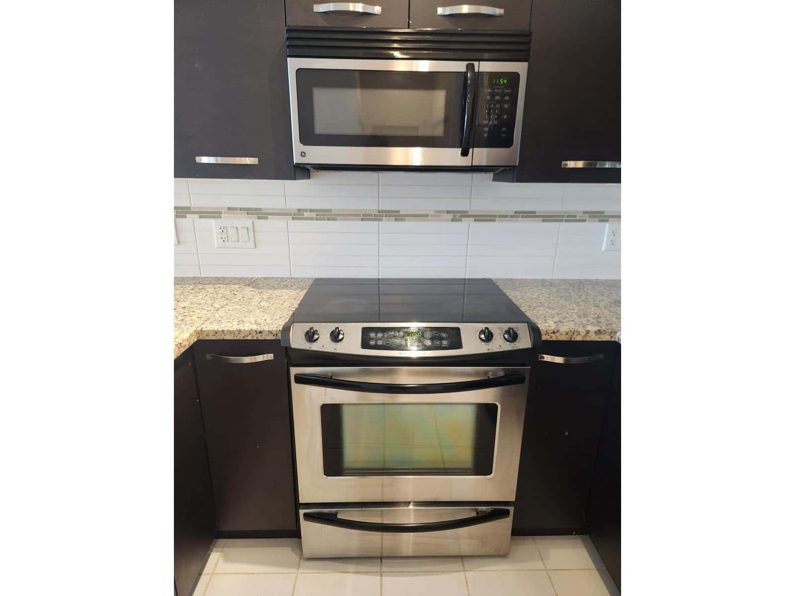 304 1975 MCCALLUM ROAD — Abbotsford, British Columbia - Photo 3 of 15