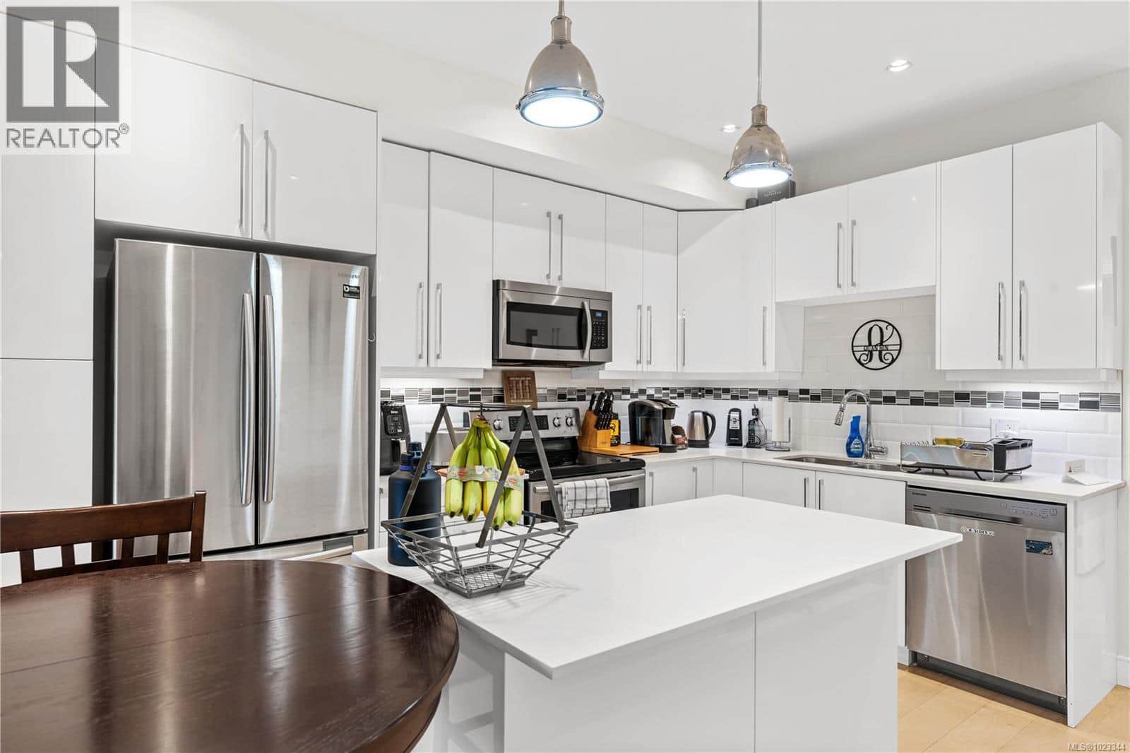 153 300 Phelps Ave - Photo 2 of 32, Langford, British Columbia