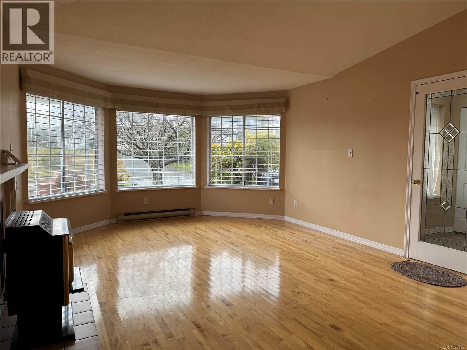 700 Georgia Dr - Photo 2 of 17, Campbell River, British Columbia