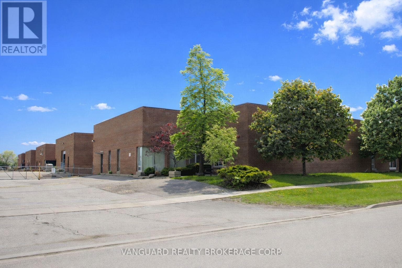 5 - 37 RACINE ROAD - Main photo, Toronto (West Humber-Clairville), Ontario