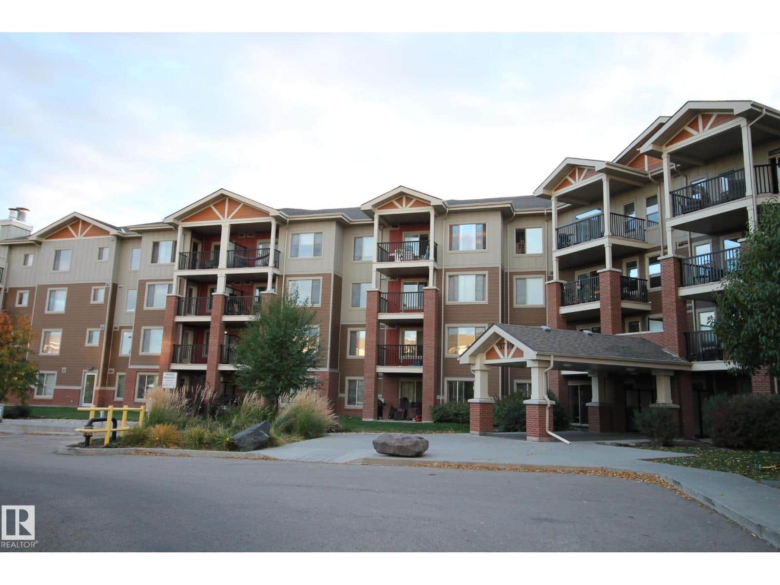 #105 3719 WHITELAW LN NW - Photo 3 of 16, Edmonton, Alberta