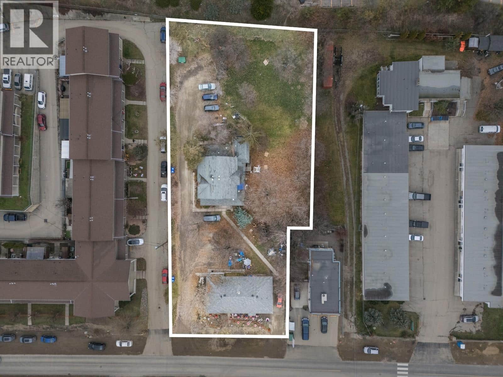 3803 32 Avenue - Photo 2 of 33, Vernon, British Columbia