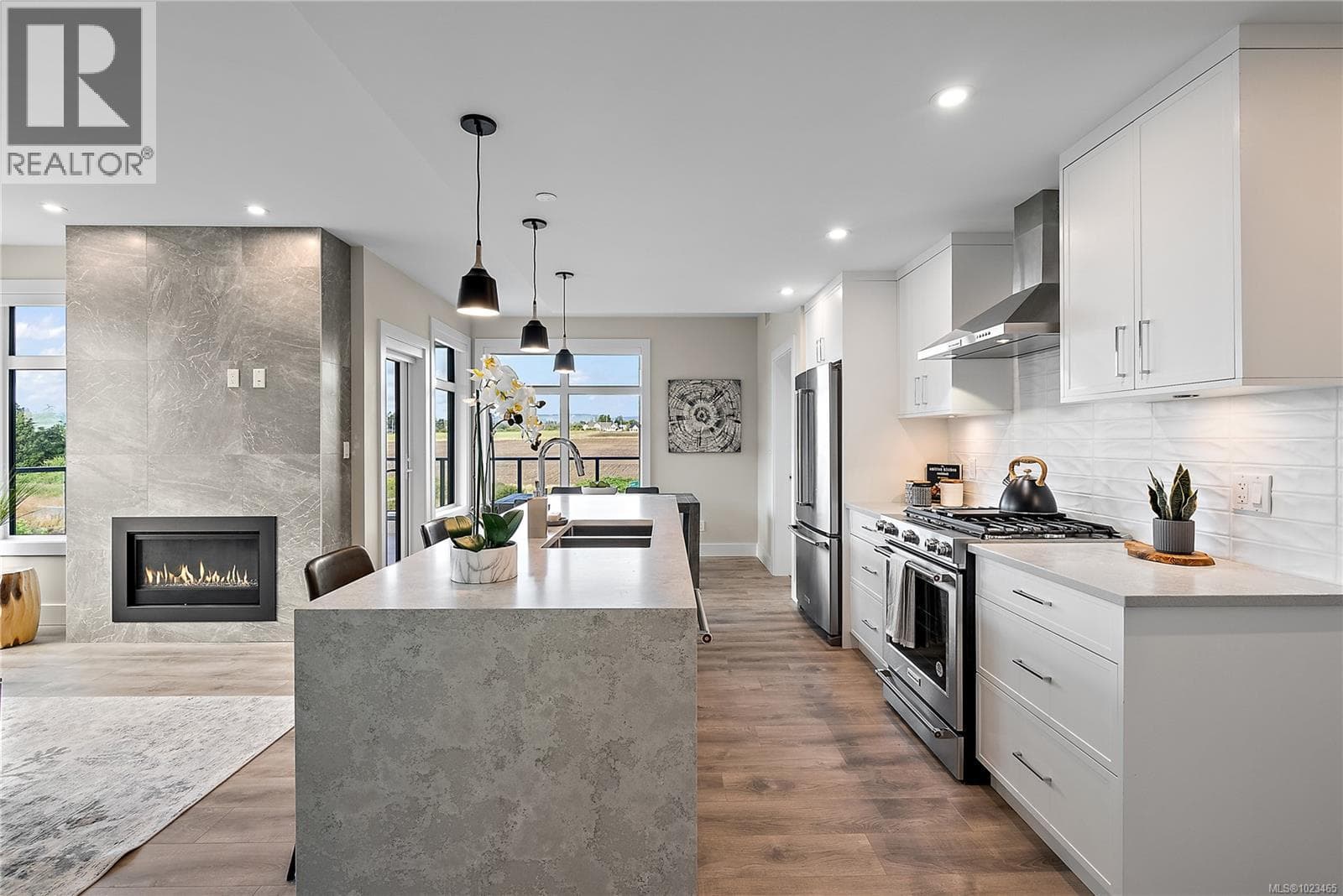 208 2520 Hackett Cres - Main photo, Central Saanich, British Columbia