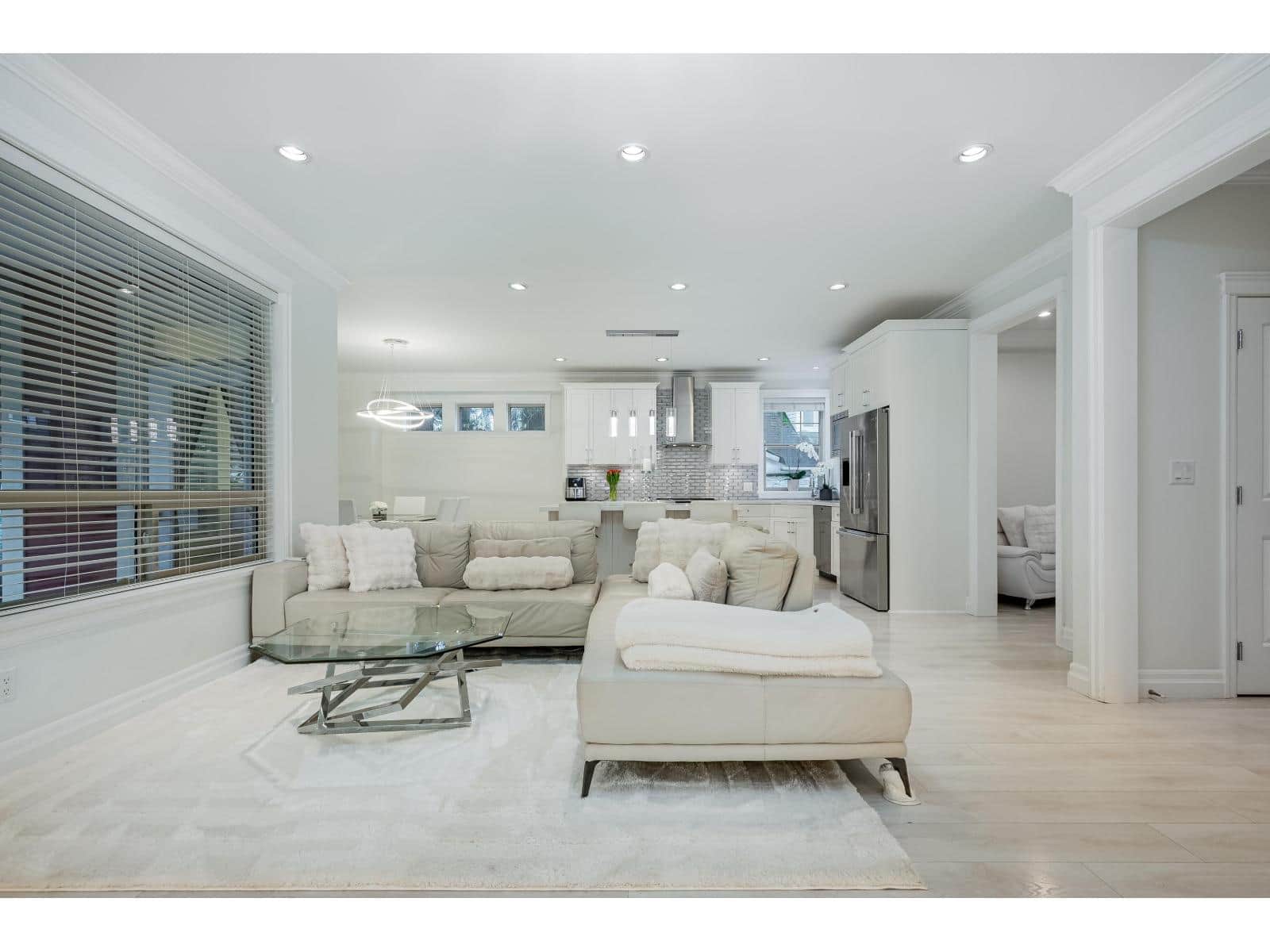 17447 0A AVENUE - Photo 5 of 40, Surrey, British Columbia