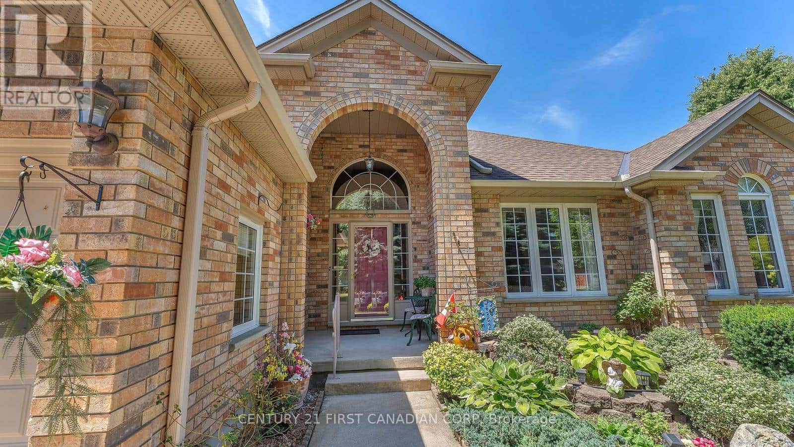 79 WINTERGARDEN ROAD - Photo 4 of 36, London East (East A), Ontario