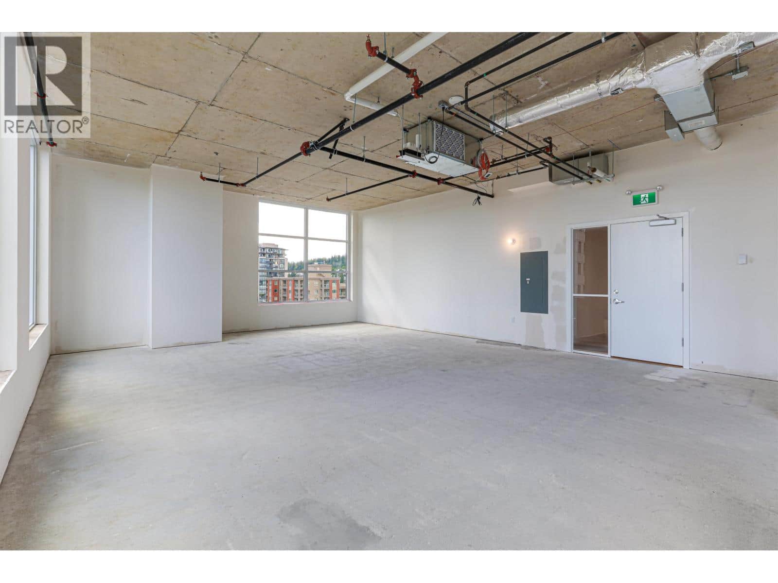 505 2992 GLEN DRIVE - Photo 4 of 32, Coquitlam, British Columbia