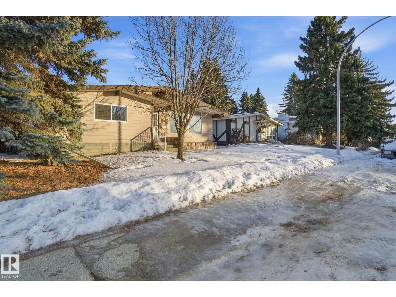 4015 120 ST NW - Photo 3 of 74, Edmonton, Alberta