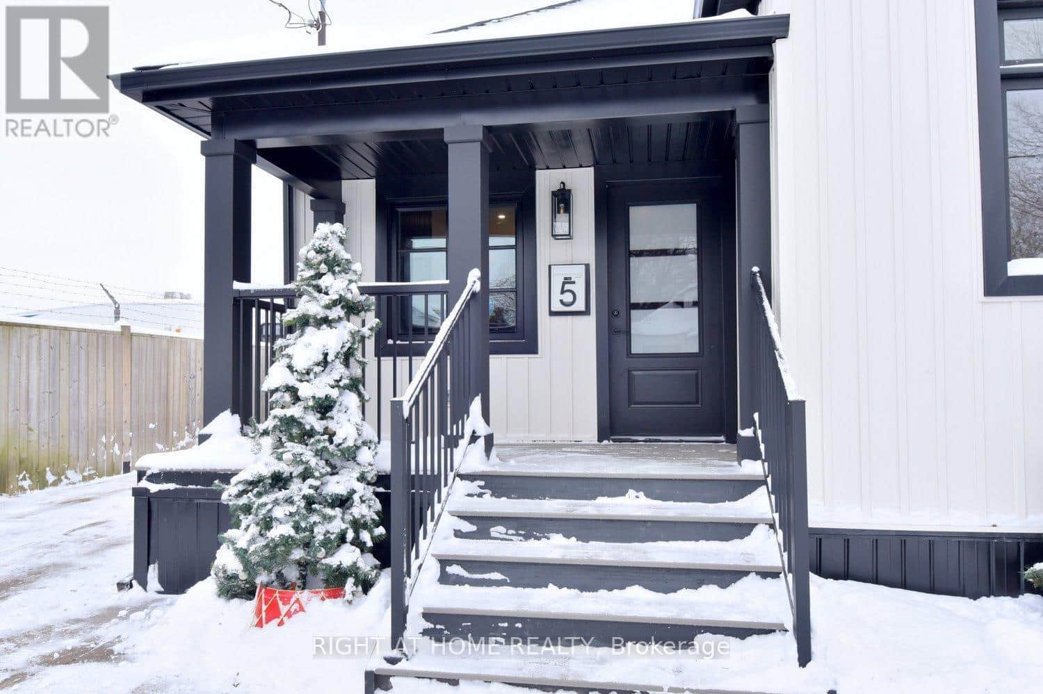 5 COZY STREET - Photo 5 of 45, Welland (Lincoln/Crowland), Ontario