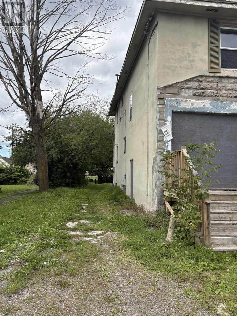 231 Brown ST - Photo 2 of 19, Sault Ste. Marie, Ontario