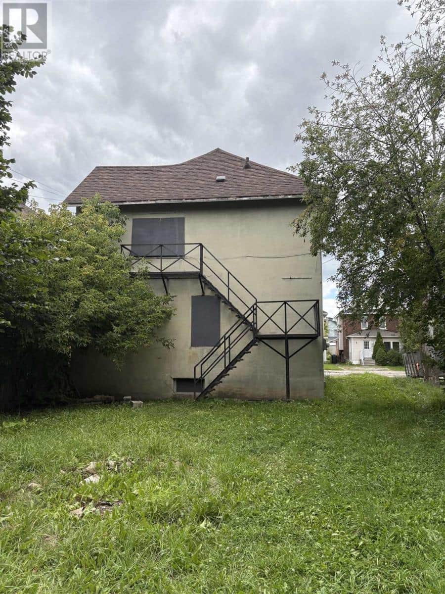 231 Brown ST - Photo 3 of 19, Sault Ste. Marie, Ontario