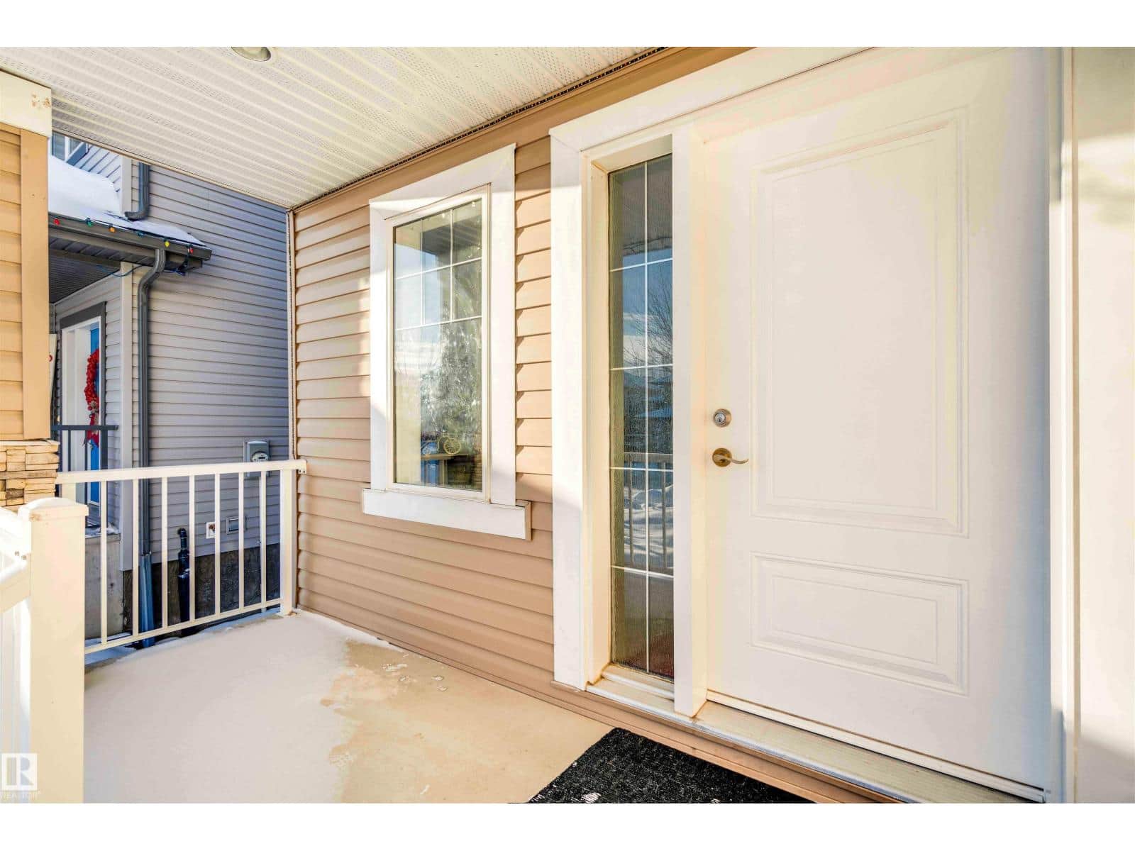 6014 60 ST - Photo 4 of 39, Beaumont, Alberta