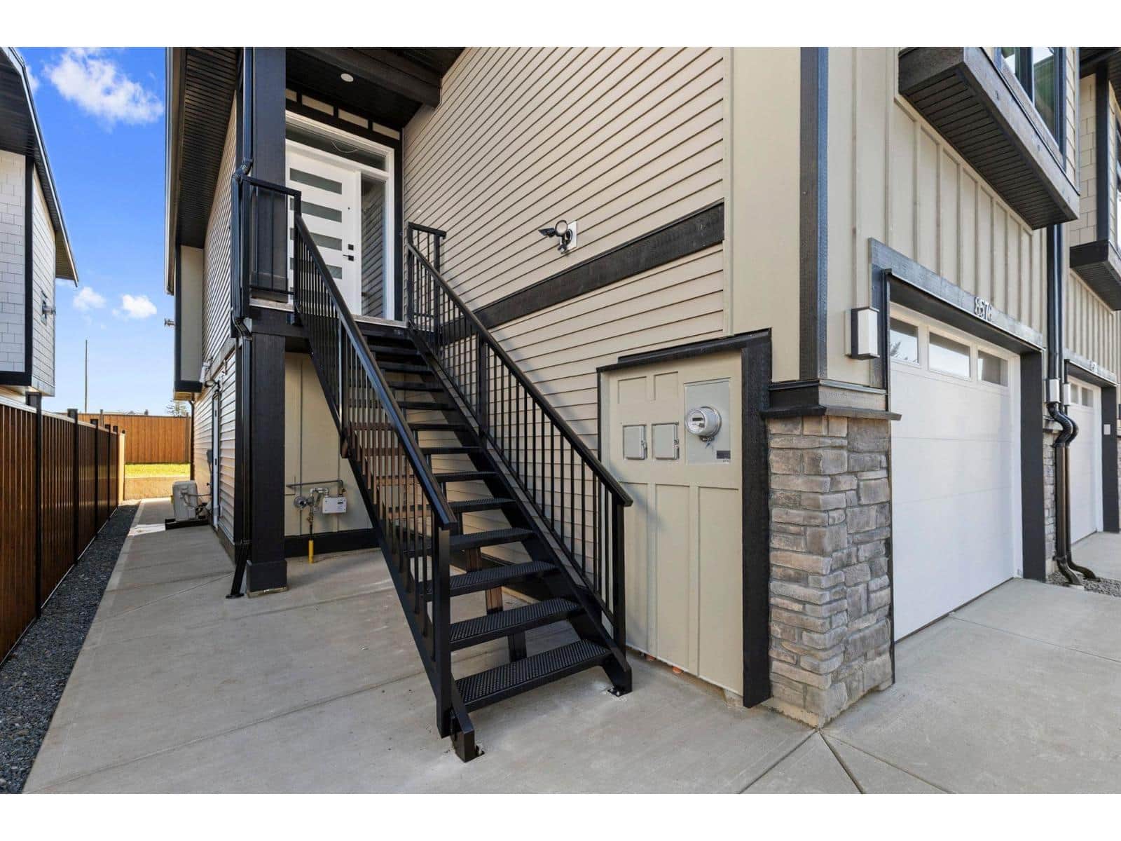 8576 DUNBAR WAY - Photo 3 of 35, Mission, British Columbia