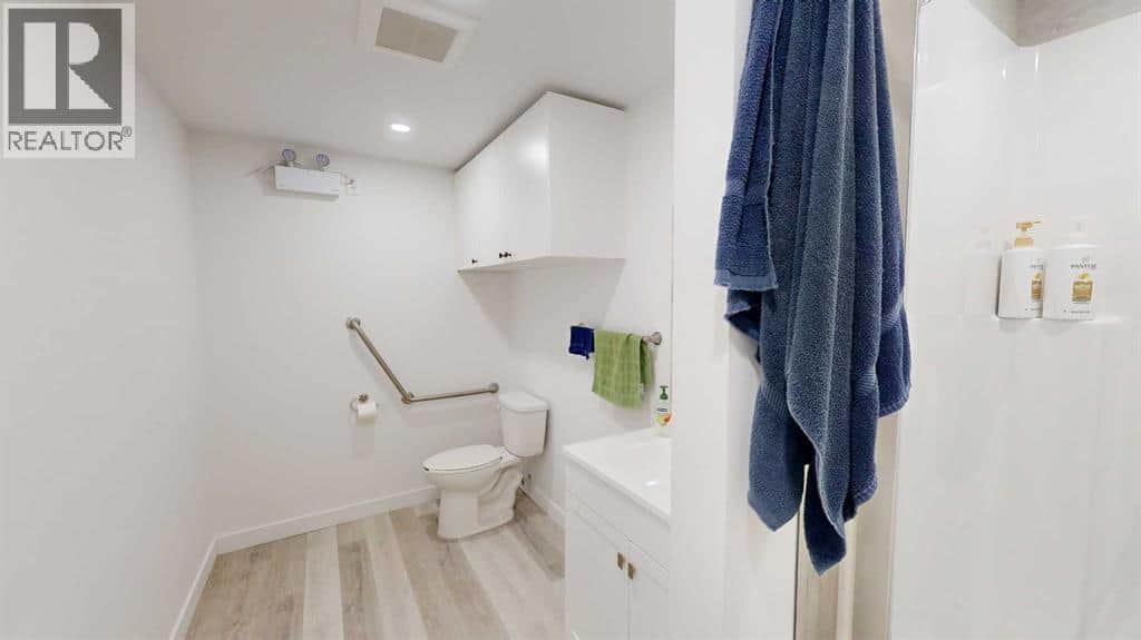 5, 3954 30 Street N - Photo 4 of 18, Lethbridge, Alberta