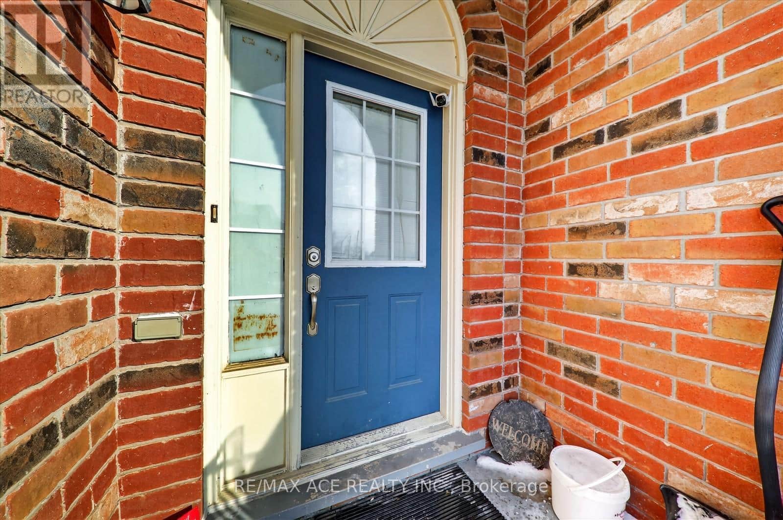 111 DUNLOP COURT - Photo 4 of 27, Brampton (Fletcher's Meadow), Ontario