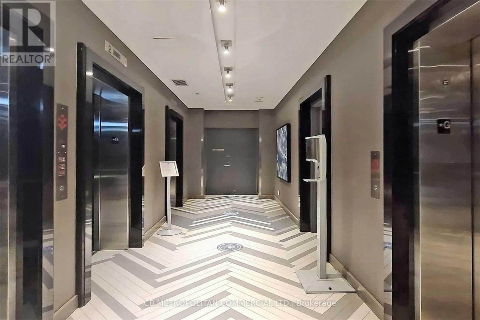 703 - 65 ST MARY STREET - Photo 5 of 23, Toronto (Bay Street Corridor), Ontario