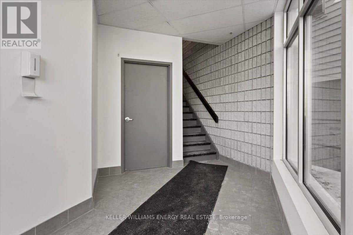 5B - 2 BROCK STREET W - Photo 4 of 16, Uxbridge, Ontario